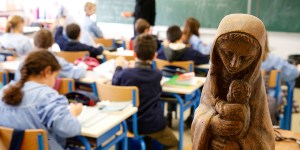 Où les enfants devraient-ils d'abord apprendre à prier?