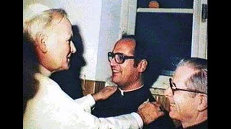 Le Père Nazareno avec le Pape Jean-Paul II